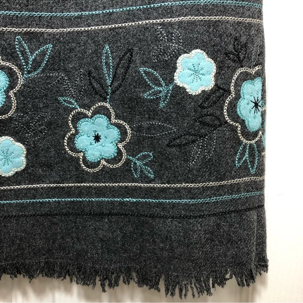 Dress barn Wool Blend Embroidered Flower Patch Fringe Zipper Grey Pencil Skirt 6
